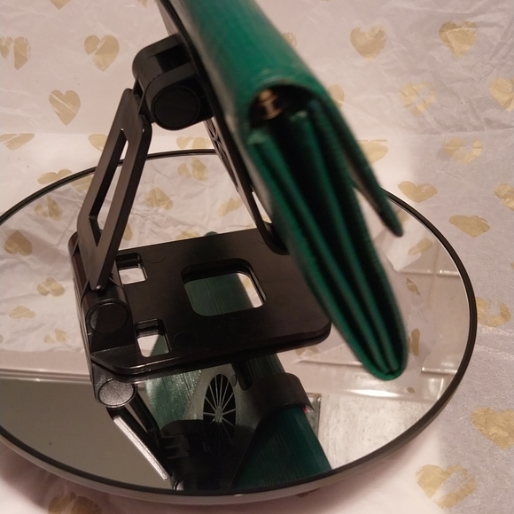 Authentic Louis Vuitton Epi Leather Green  Long  Wallet - Picture 5 of 15